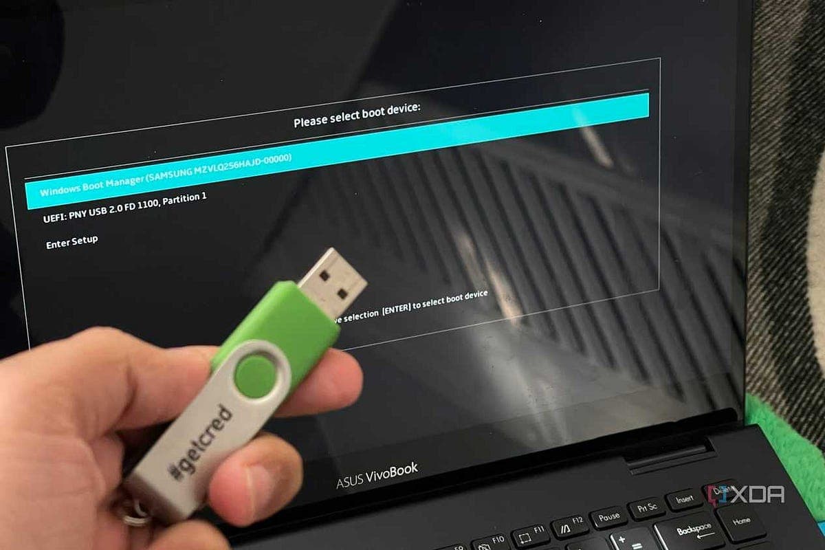 Normal USB vs Bootable USB